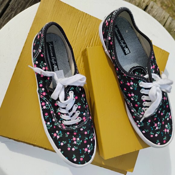American Eagle Floral Canvas Sneakers – Size 9 - Picture 2 of 3